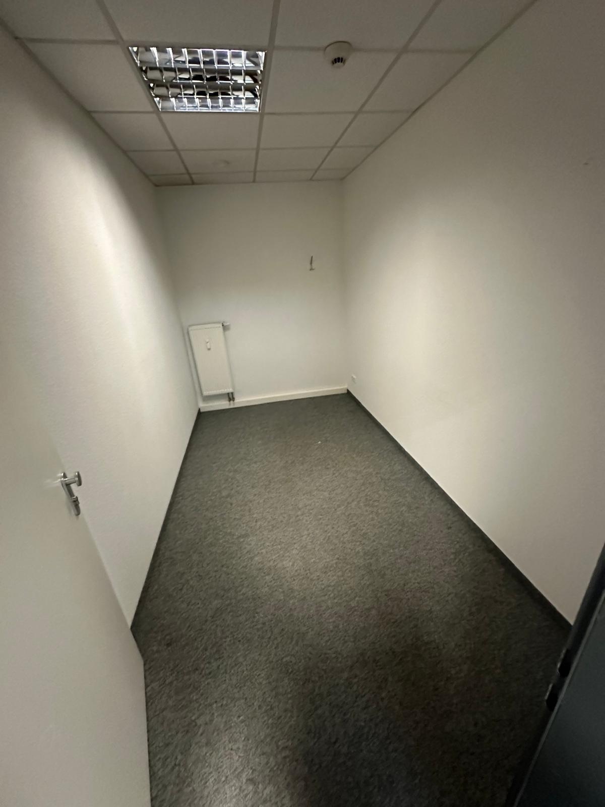 Sauberer Flur nach Entrümpelung